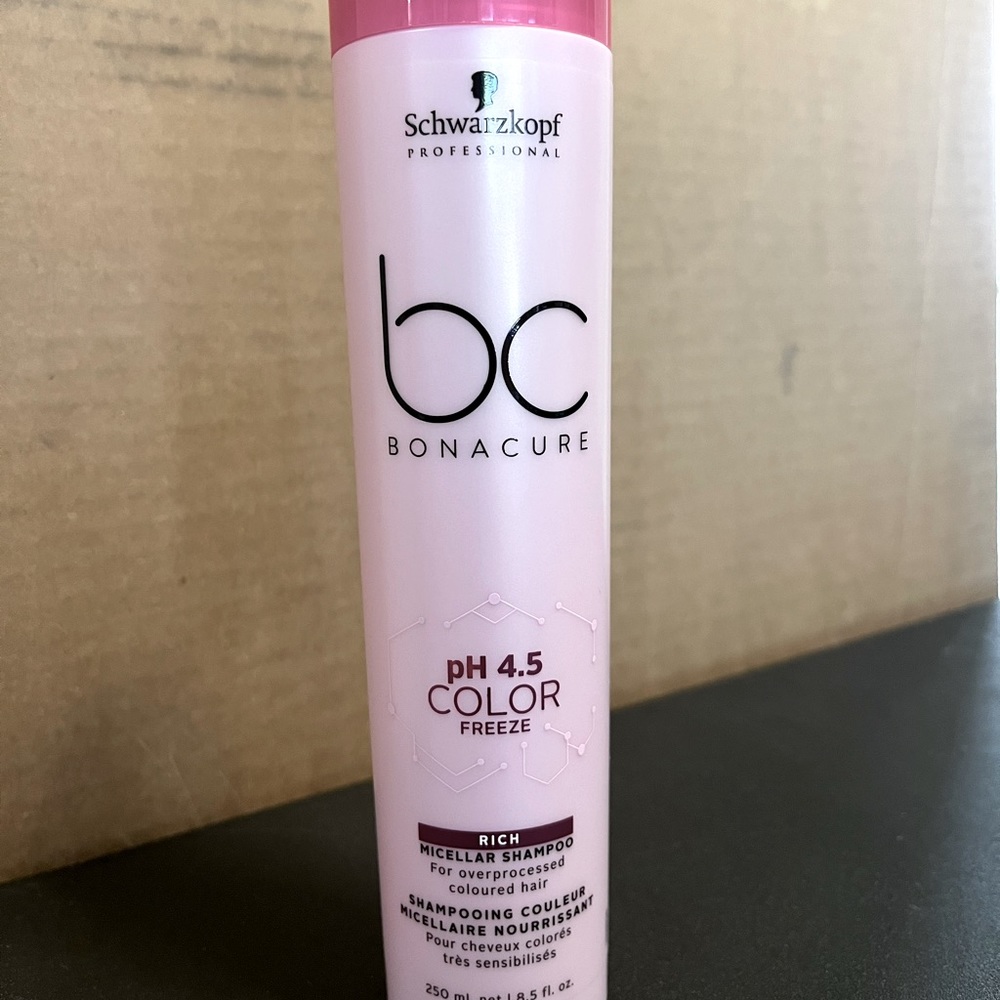 ❗️SOLD Schwarzkopf Bonacure ph 4.5 color freeze Rich Micellar Shampoo